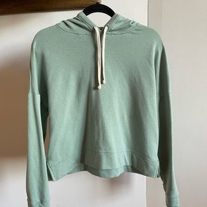 Madewell teal cropped pull over